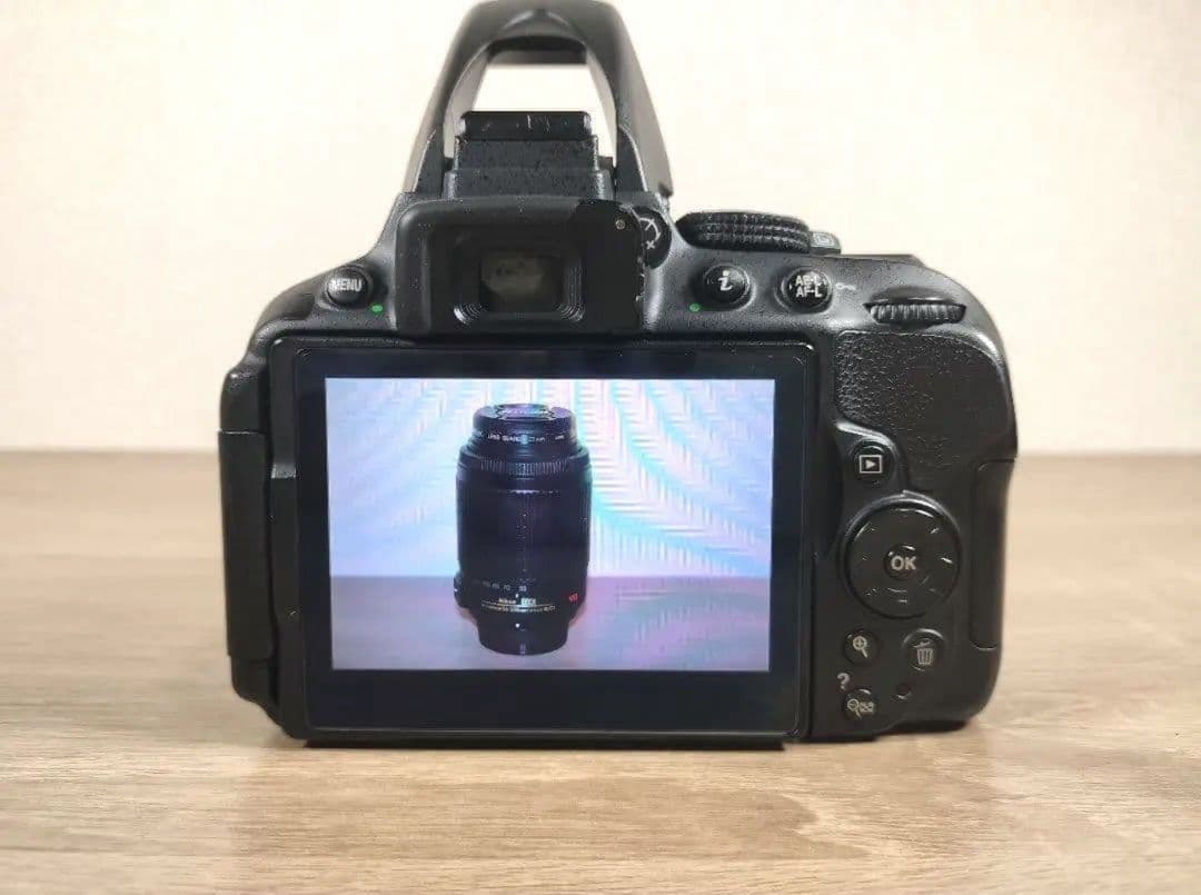 良品 Nikon D5300 ダブルレンズキット Wi-Fi搭載 一眼レフカメラ