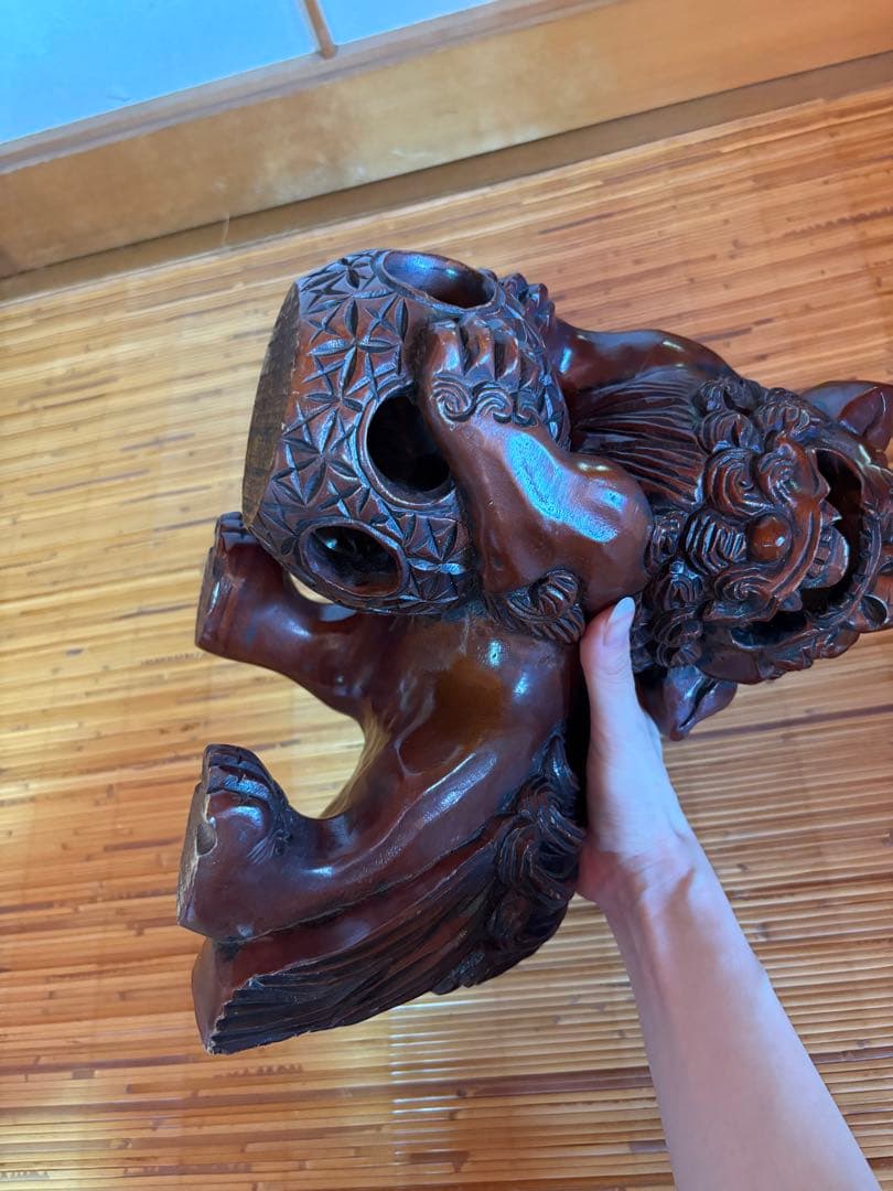 置物　木製　玉乗り獅子