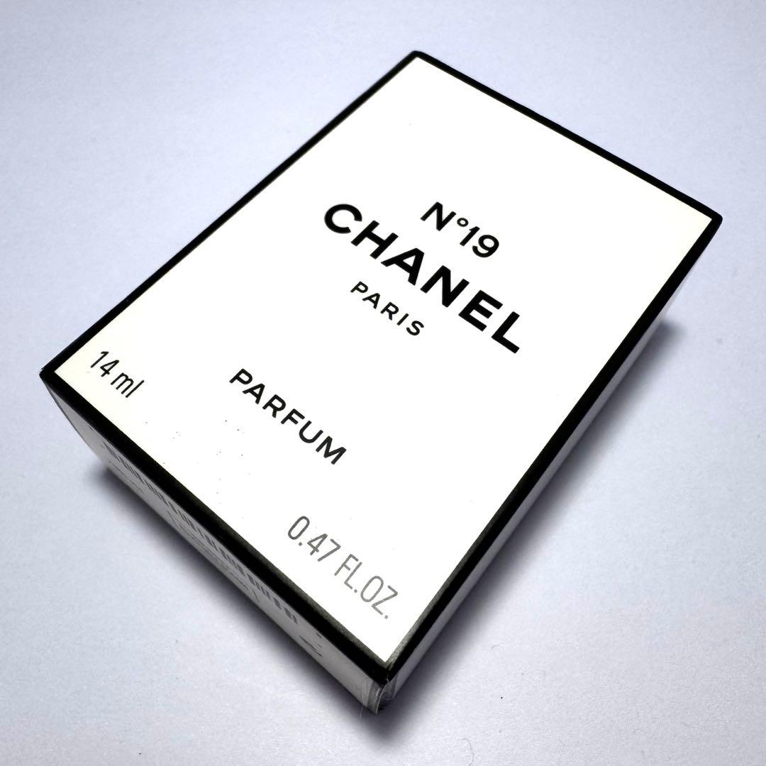 新品未使用 CHANEL No19 PARFUM 香水 オードトワレ シャネル