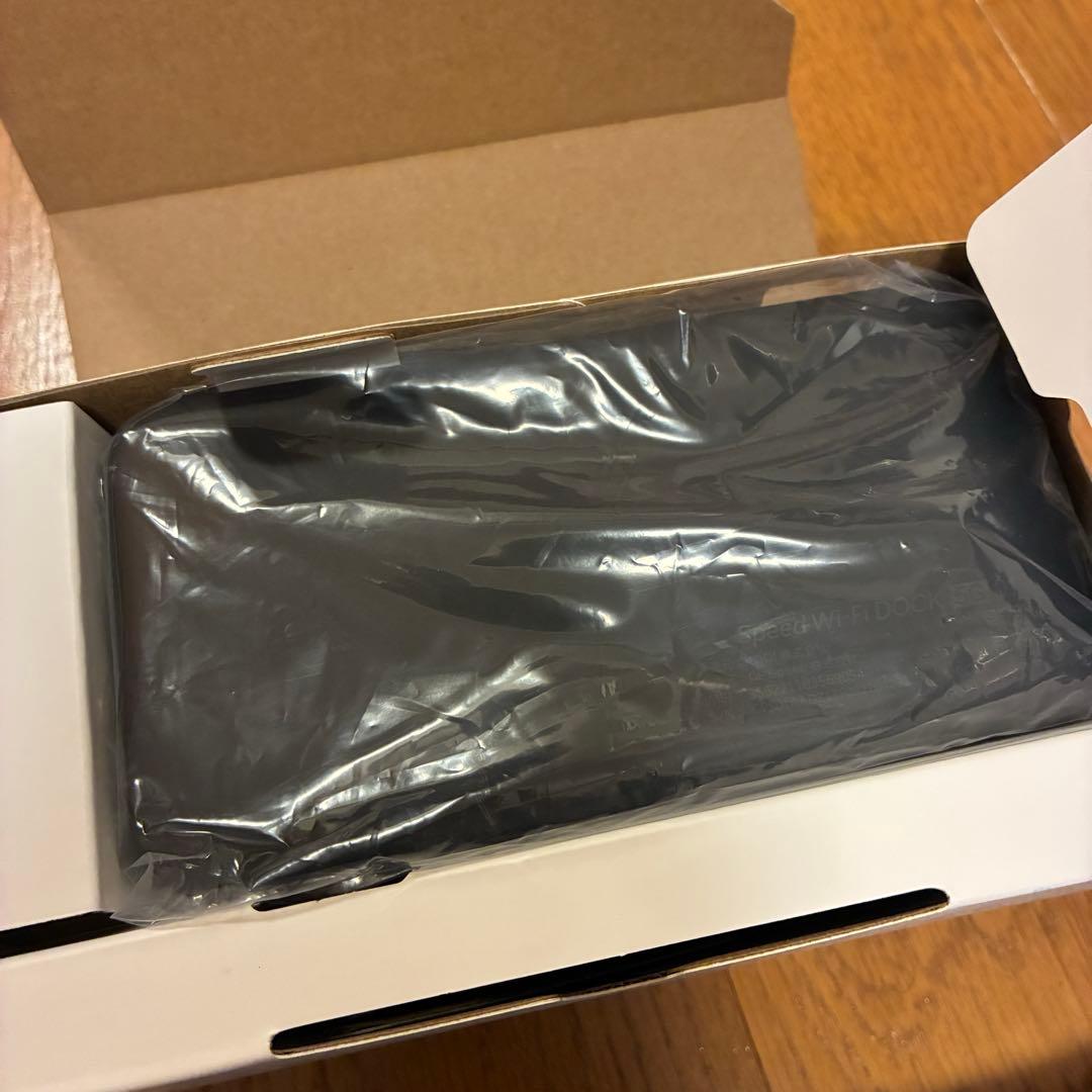 Speed Wi-Fi DOCK 5G 01 黒