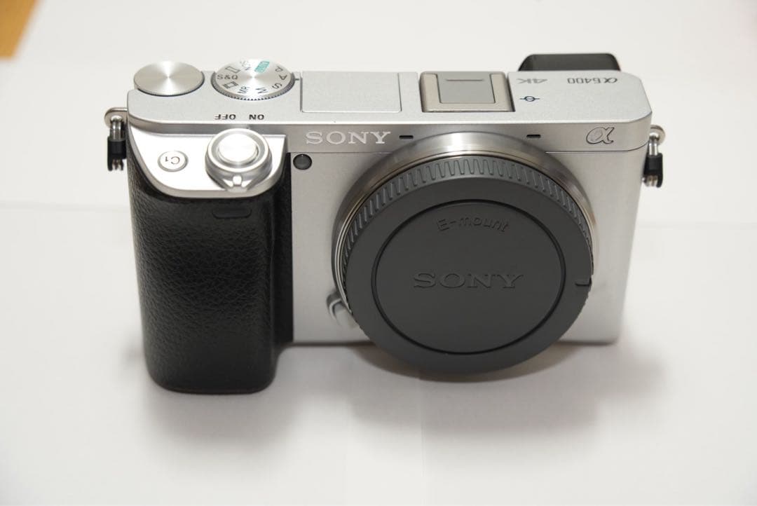 【美品】シャッター回数:約8200回 SONY α6400 カメラ　シルバー