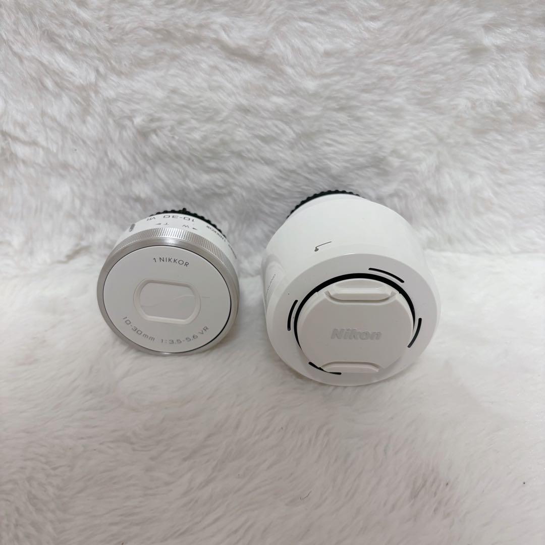 【極美品】Nikon 1 J4　ダブルズームキット ミラーレスカメラ ホワイト