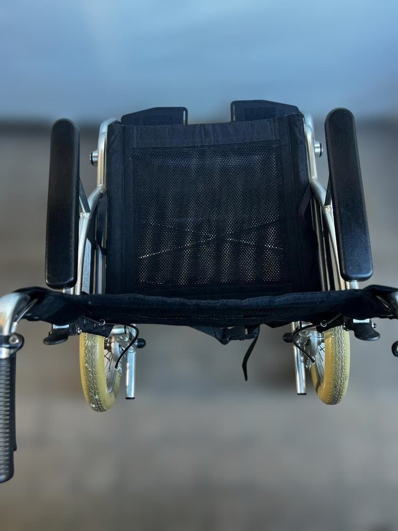 ＜24h以内に発送＞カドクラ　介助用車椅子