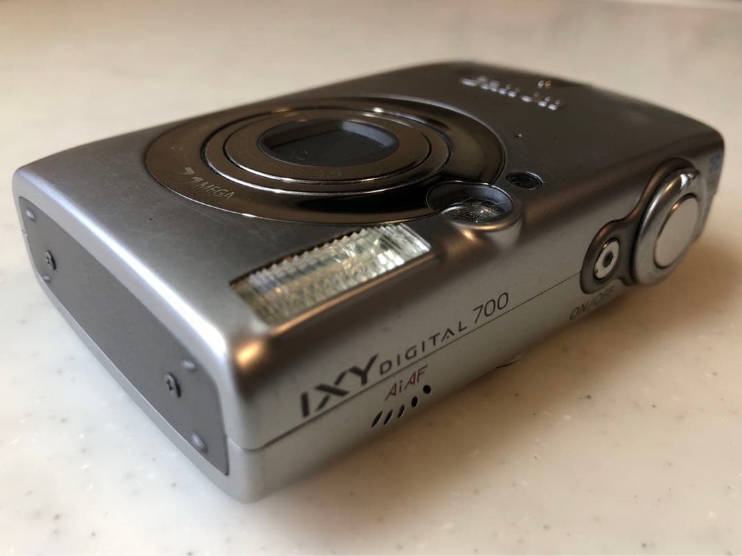 Canon IXY DIGITAL700 キャノン コンデジ シルバー