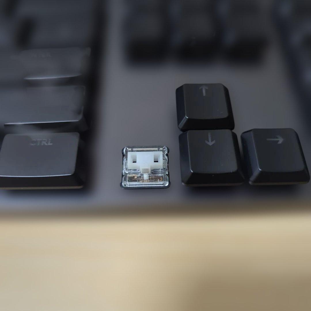logitech G815 英語配列ゲーミングキーボード