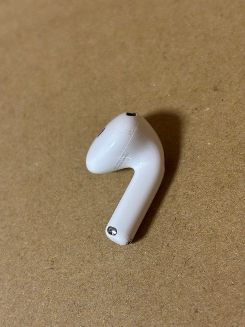 s*a様 AirPods 4 本体 右耳用 ノイズキャンセリング付きホワイト