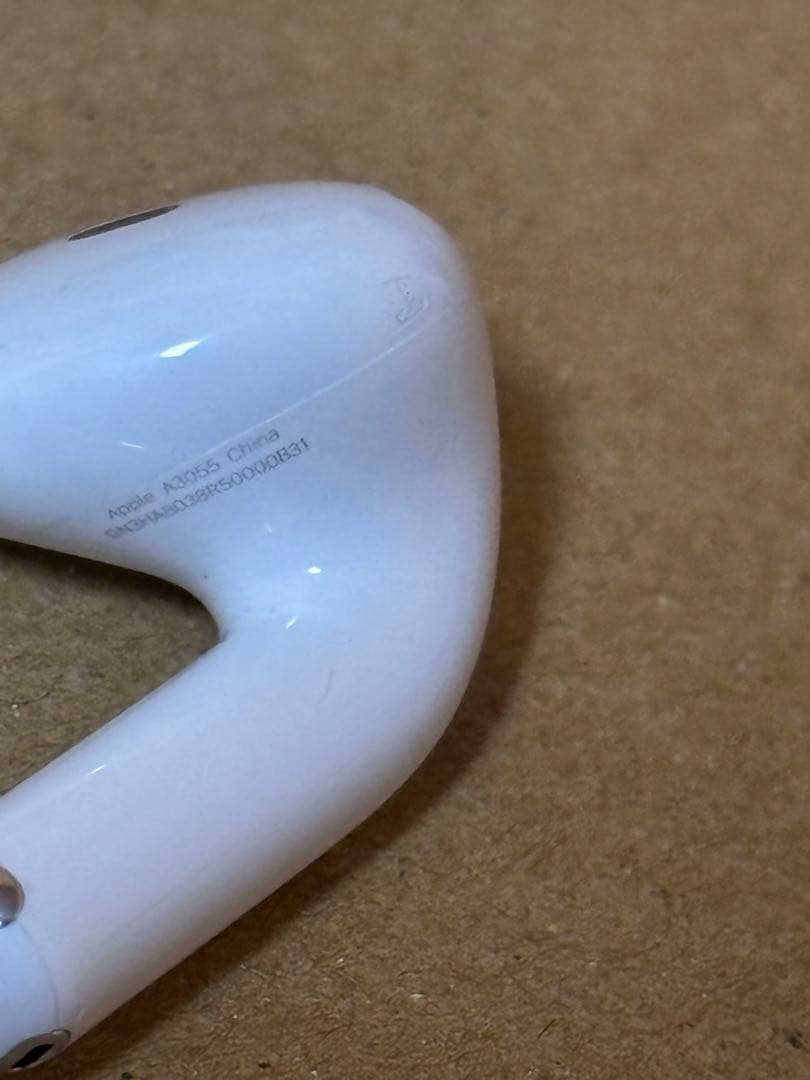 s*a様 AirPods 4 本体 右耳用 ノイズキャンセリング付きホワイト