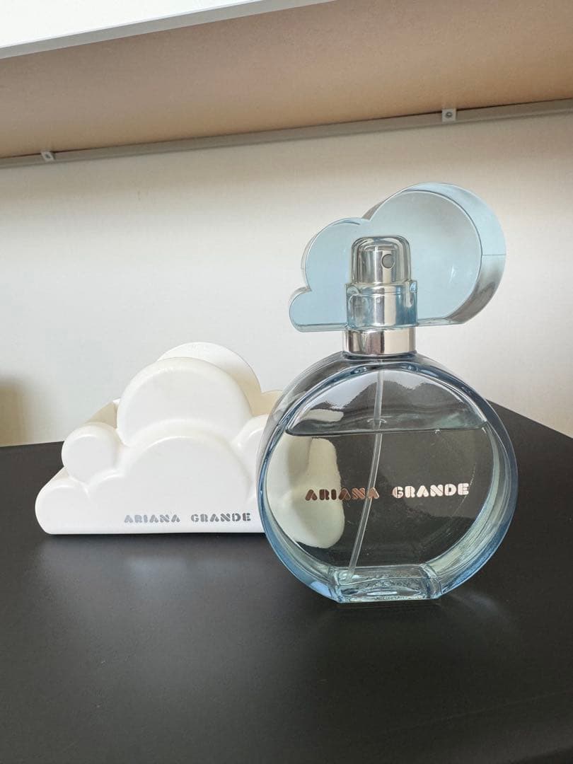 香水(女性用) Ariana Grande Cloud Eau de Parfum 50ml
