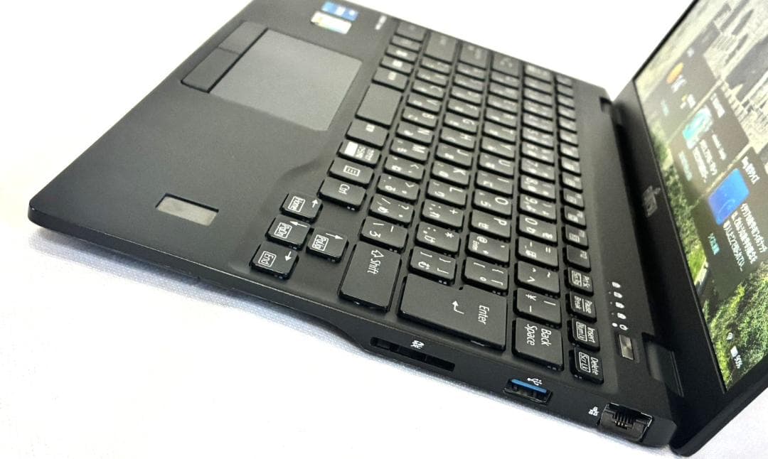 美品 LIFEBOOK U9312K 2022年製 薄型 LTE i5 12世代
