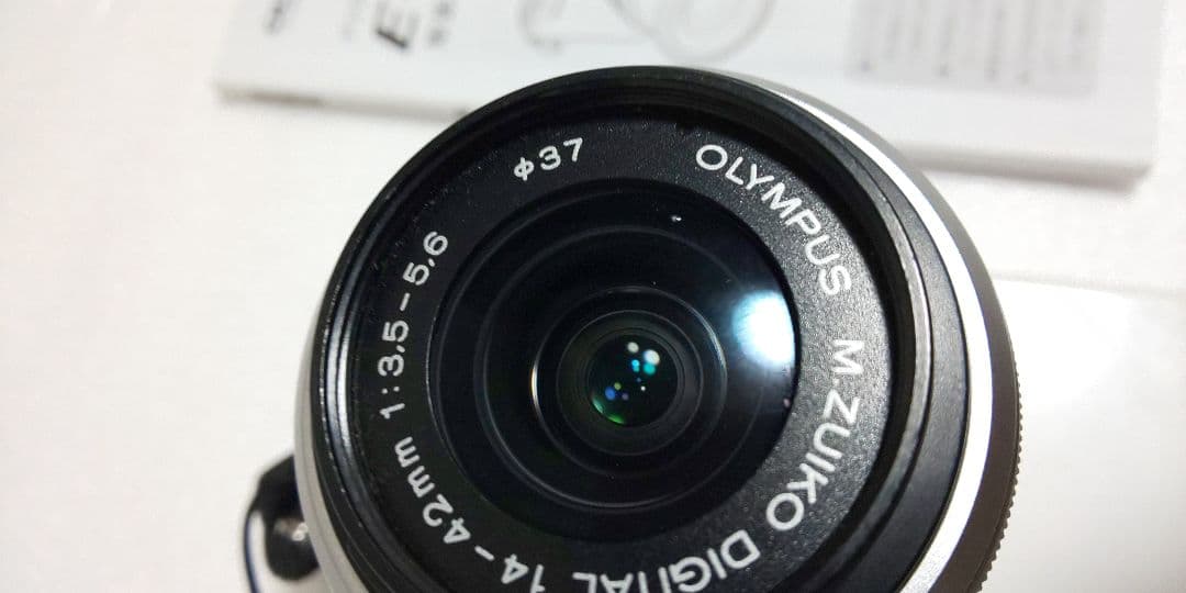 オリンパスOLYMPUS　PENミラーレス一眼E−PL3レンズキット【現状品】
