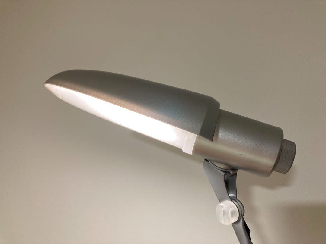 目に優しいLED読書灯 調光機能付 スワン電器