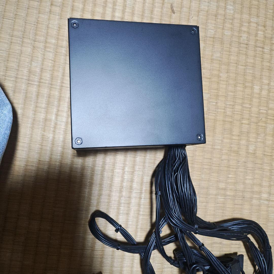 Enhance 800W 80 PLUS Titanium電源