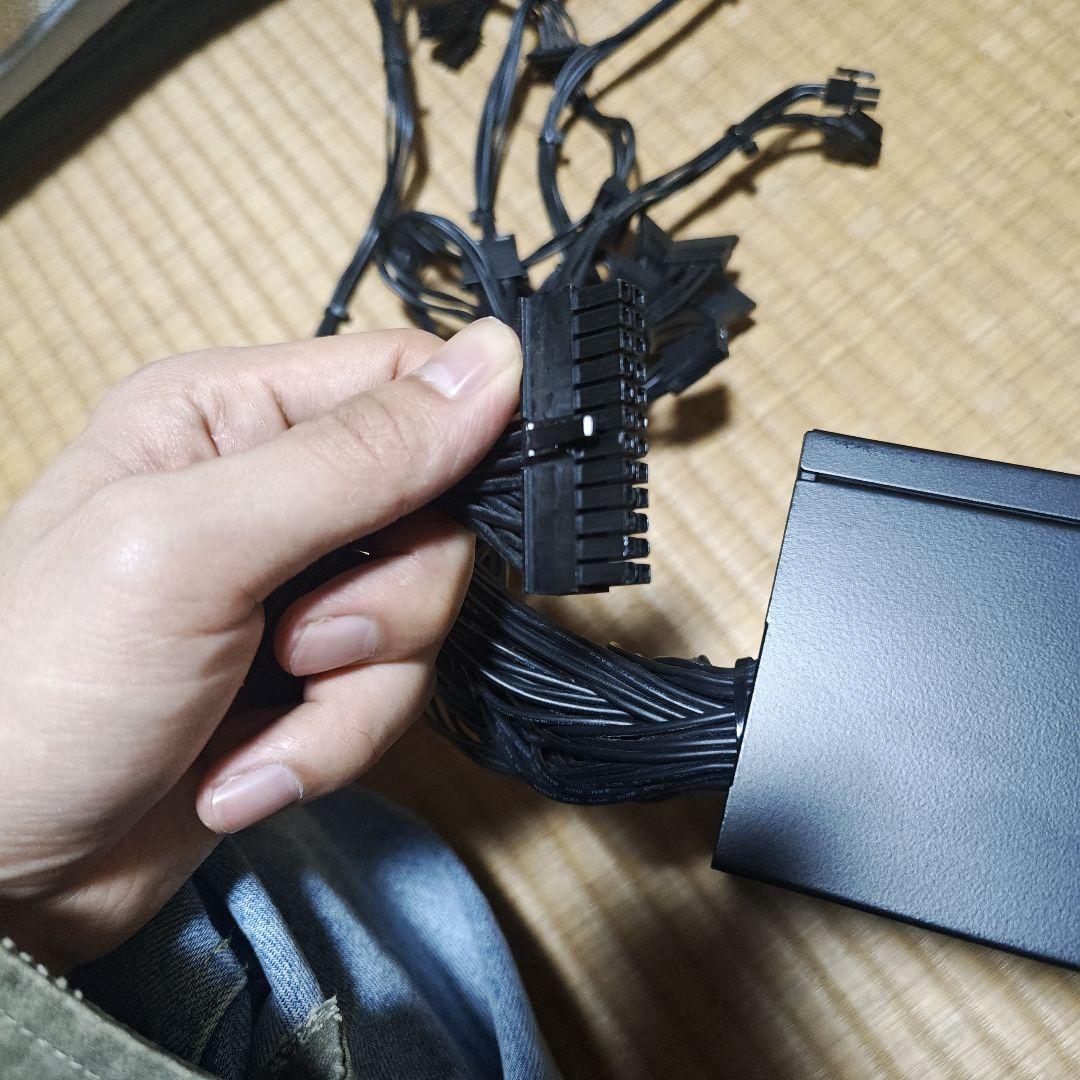 Enhance 800W 80 PLUS Titanium電源