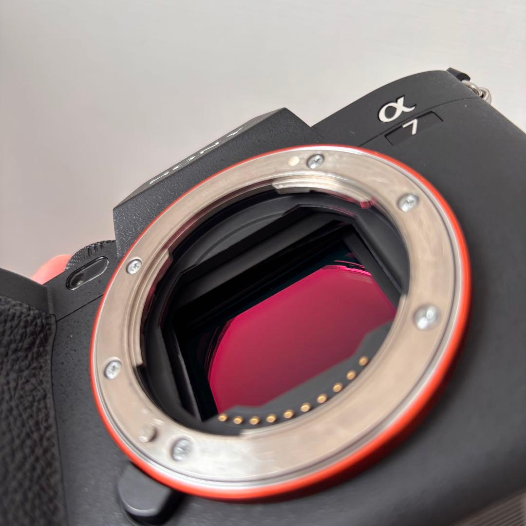 【美品】 Sony A7IV（ILCE-7M4）、画面フィルム貼付け済み