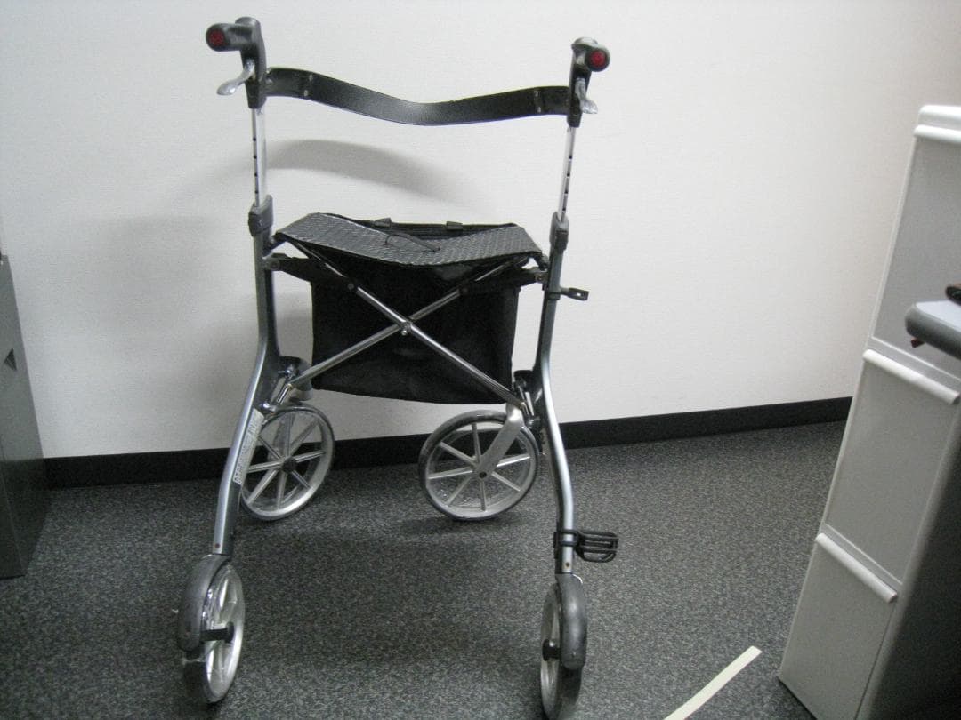 トラストケアウォーカー レッツフライ 竹虎 グレー カラー バッグ付き ①