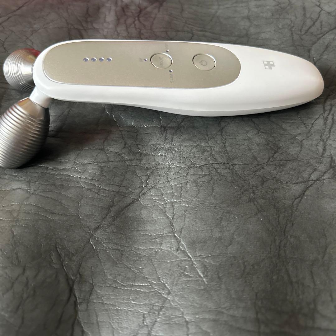 メディキューブ　AGE-R 家庭用美容器　ME-AGE-R-01