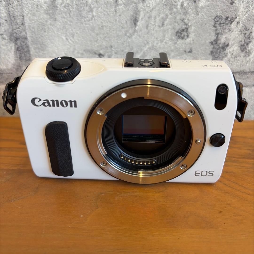 Canon EOS M ホワイト ボディ2台