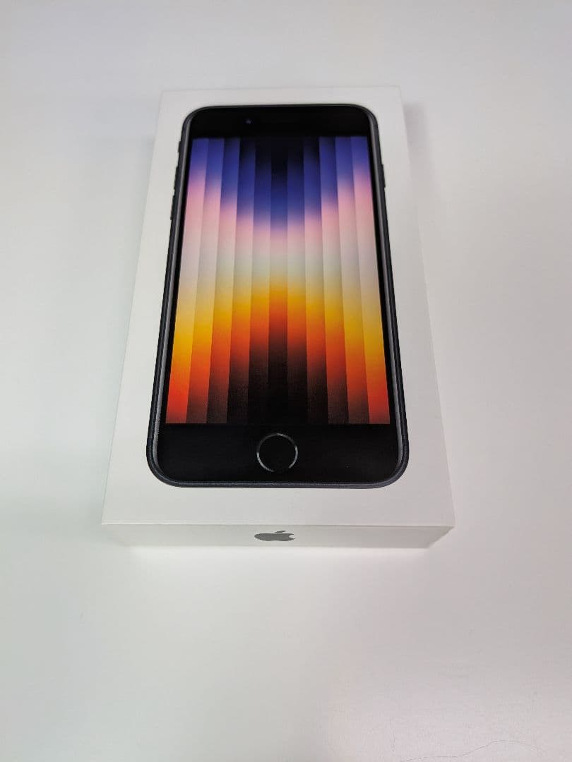 ⑪iPhoneSE 第3世代 ミッドナイト 64GB バッテリー81％