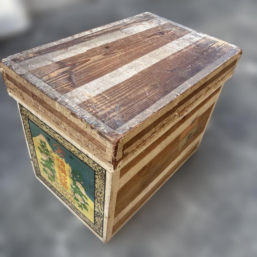 木製 茶箱 伝統的な和風デザイン