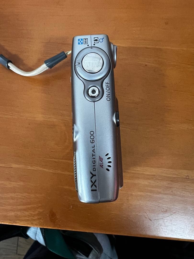 Canon IXY600　コンパクトデジタルカメラ