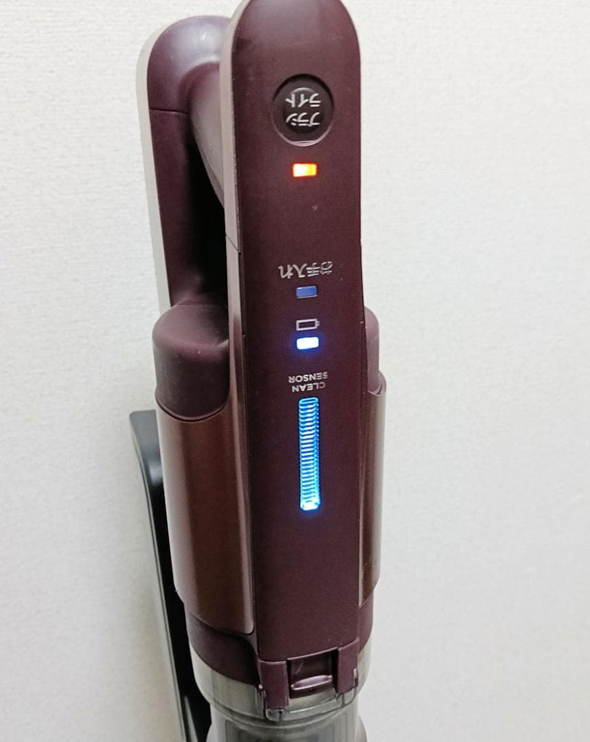 送料無料　2021年製　Panasonic コードレス掃除機MC‐VKS8200