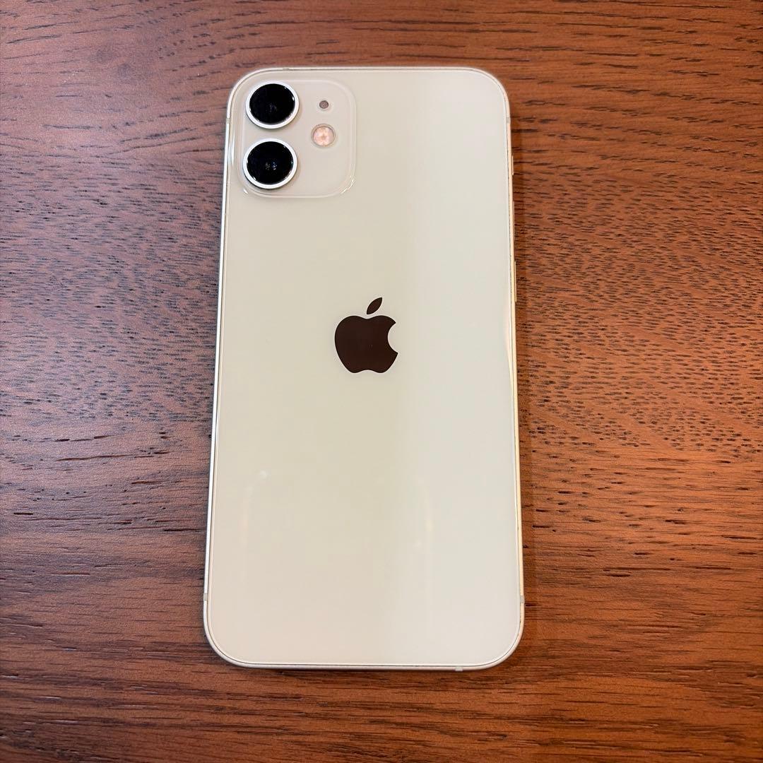 シルバー スマートフォン 本体