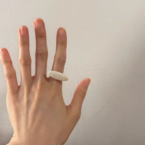 ホワイトオーバルリング 約5cm