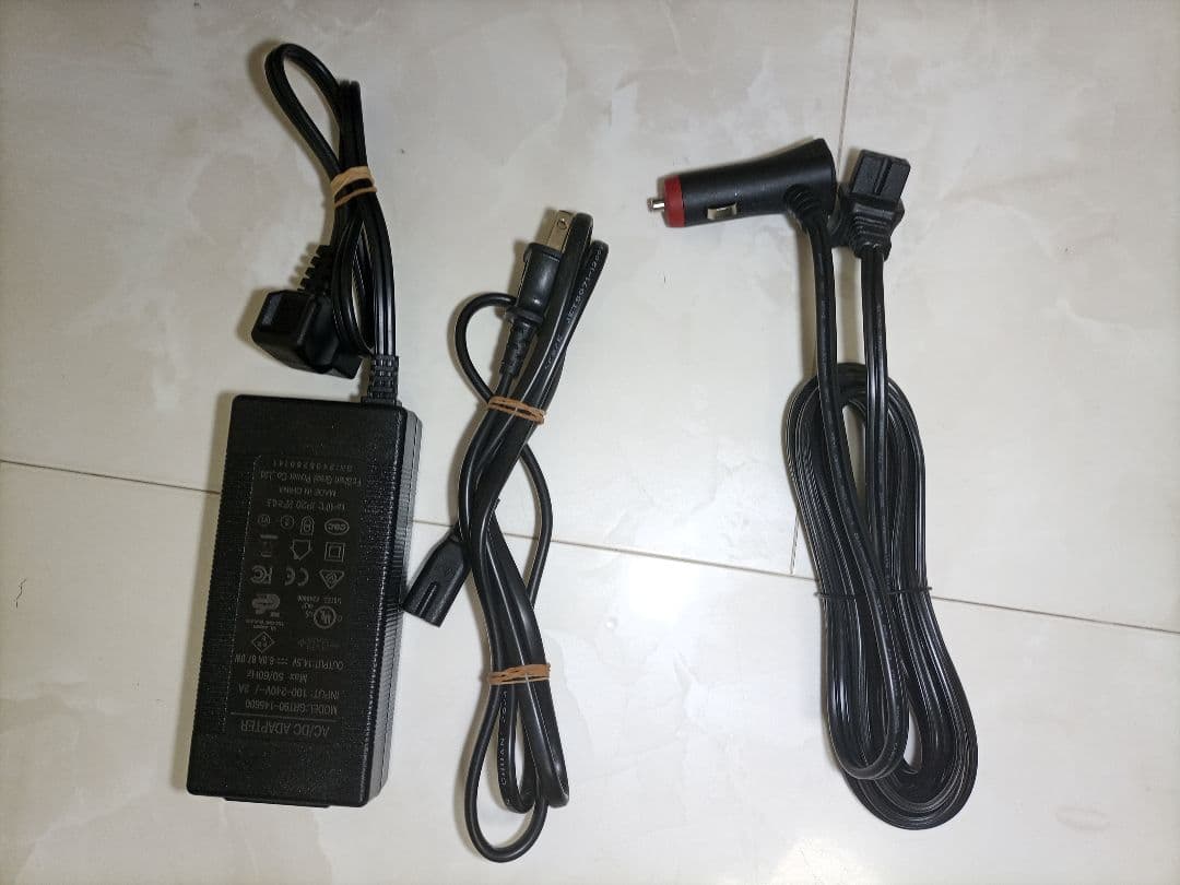 F40：ポータブル冷蔵庫 30L、効率的な性能、優れた状態
