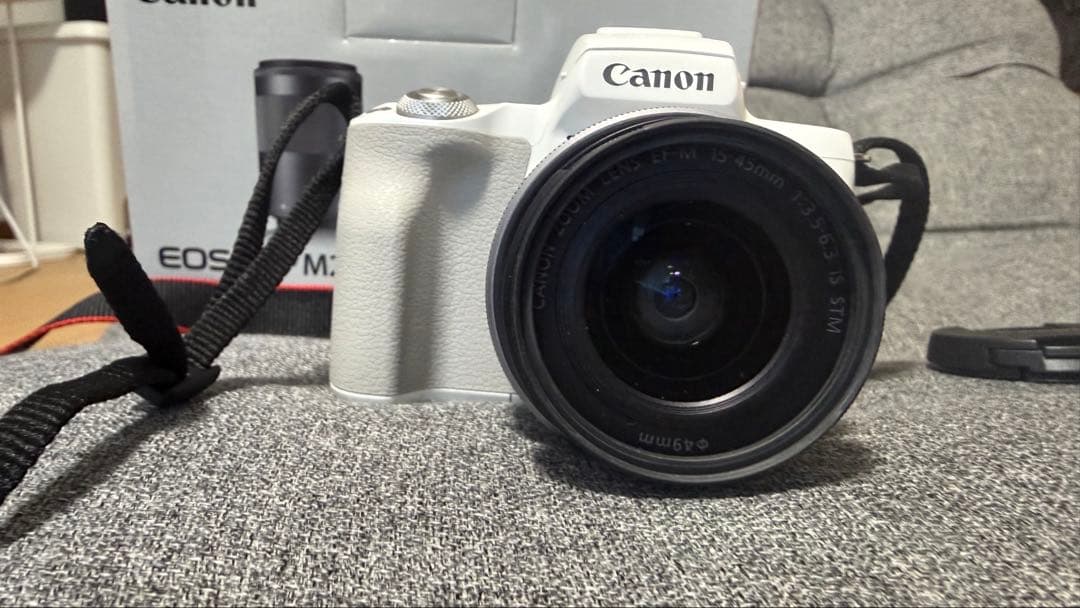 Canon EOS Kiss M2 ホワイト ミラーレス一眼カメラ　レンズ2種