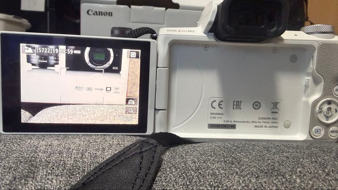 Canon EOS Kiss M2 ホワイト ミラーレス一眼カメラ　レンズ2種