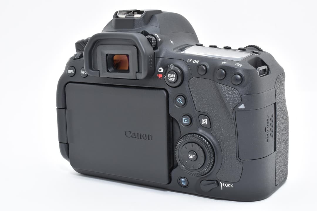 ■ほぼ新品■ キャノン EOS 6D Mark II #D136
