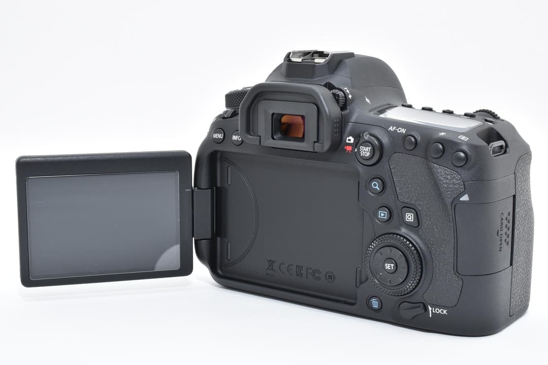 ■ほぼ新品■ キャノン EOS 6D Mark II #D136