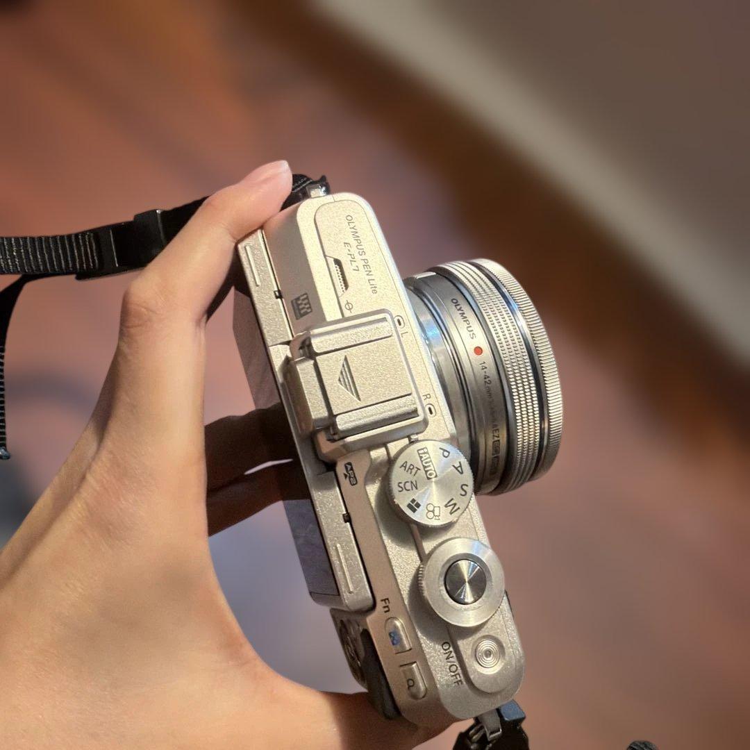 【美品】OLYMPUS PEN Lite E-PL7 シルバー 14-42mm
