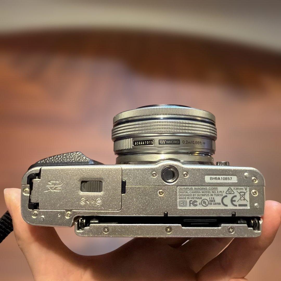 【美品】OLYMPUS PEN Lite E-PL7 シルバー 14-42mm