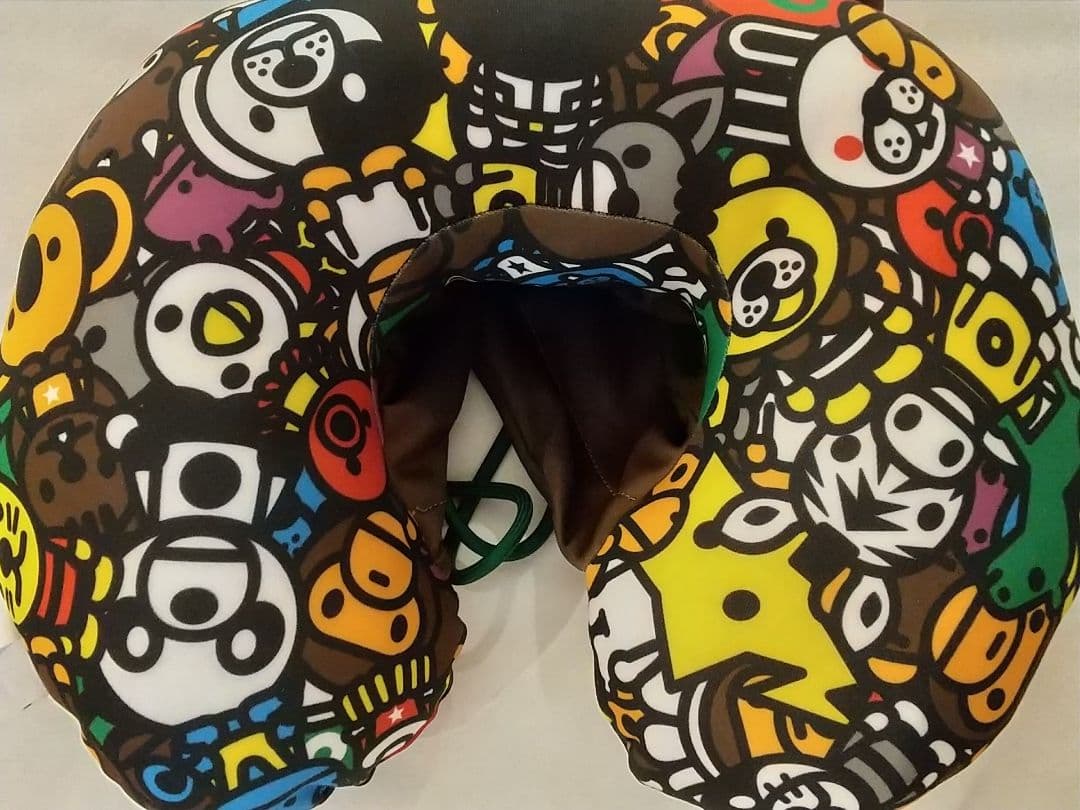 スタバ 韓国 BABY MILO ネックピロー 新品フード付 APE
