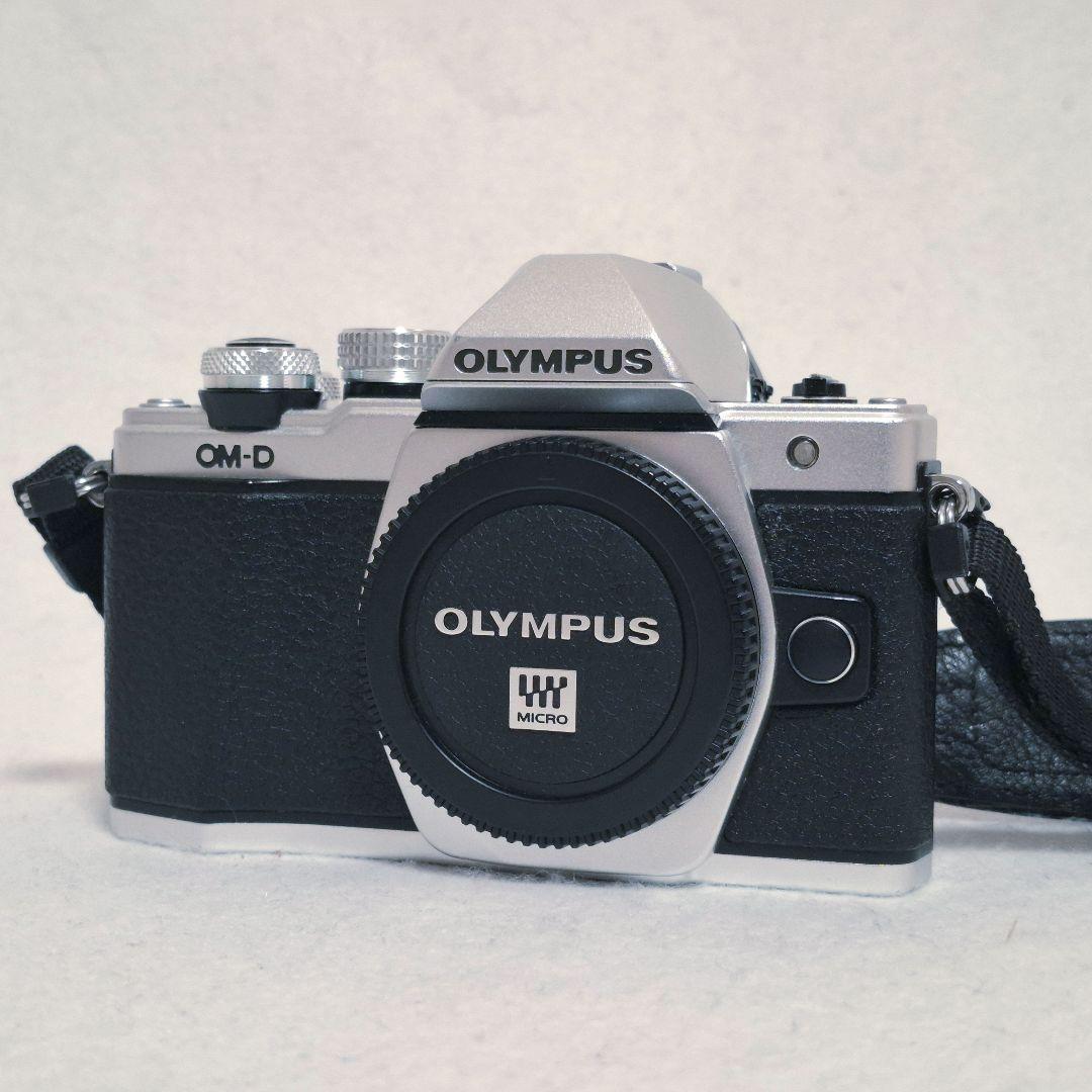OLYMPUS OM-D E-M10 Mark II シルバー
