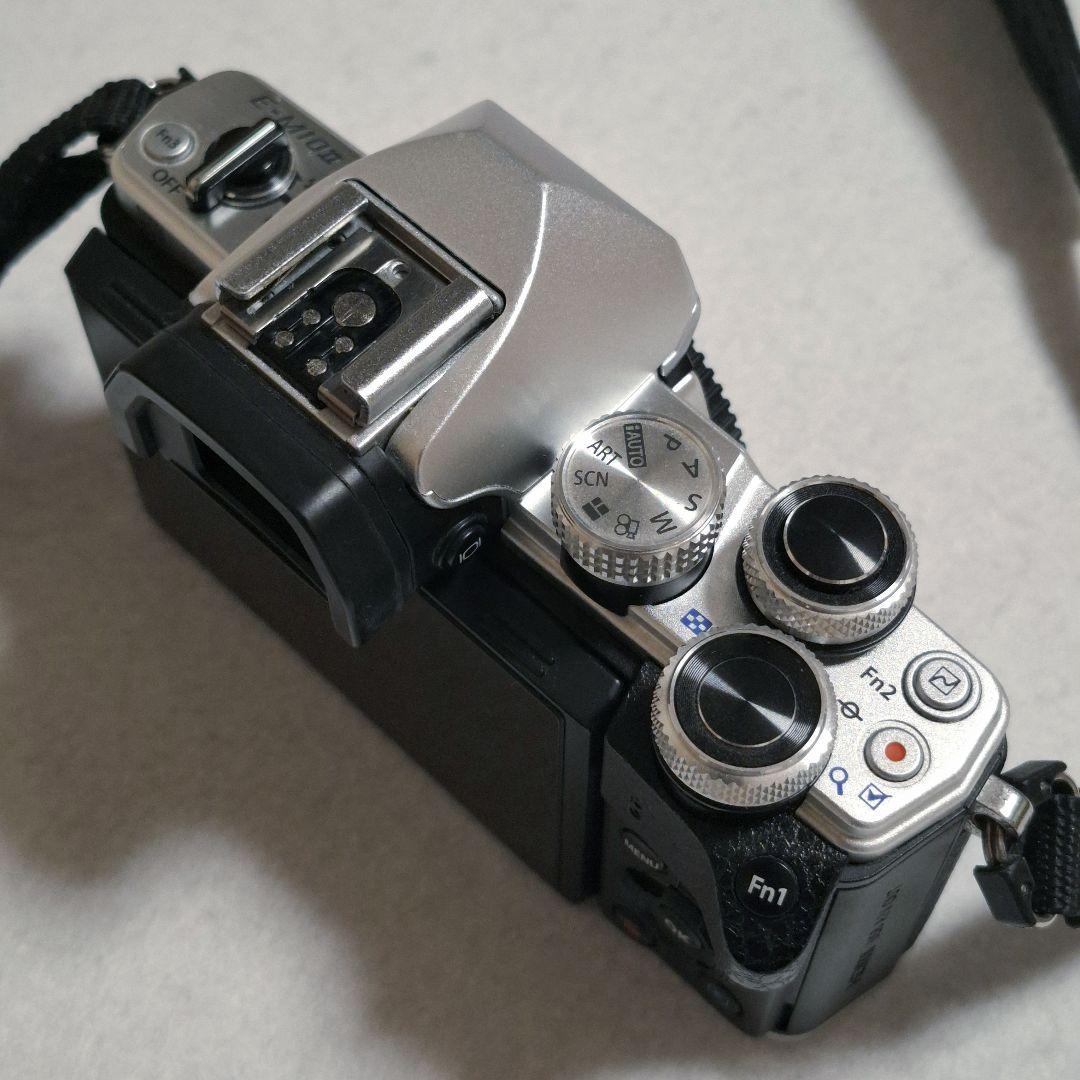 OLYMPUS OM-D E-M10 Mark II シルバー