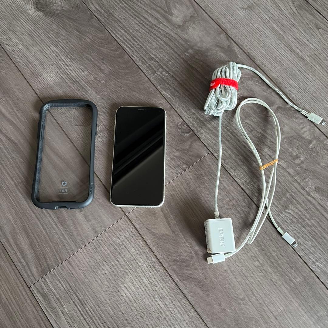 iPhone 11 128Gb&ケースと充電アクセサリーセット