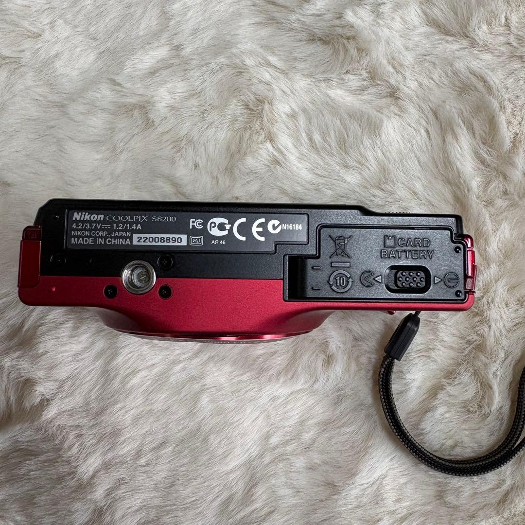 ⭐️Nikon ⭐️ COOLPIX S8200 レッド　赤色　本体　バッテリー
