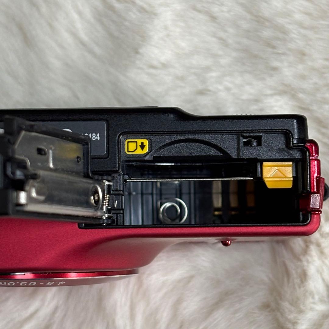 ⭐️Nikon ⭐️ COOLPIX S8200 レッド　赤色　本体　バッテリー