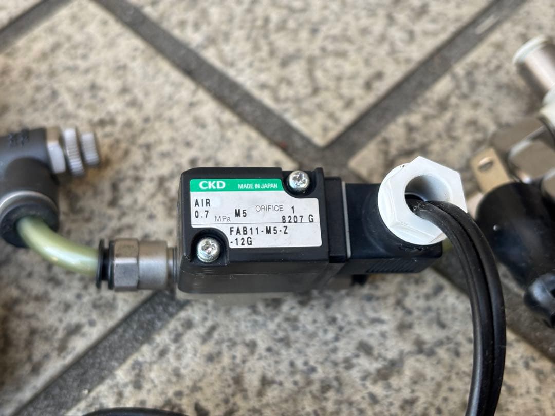 アクアリウム用 CO2添加セット（ミドボン＋レギュレーター＋電磁弁＋分岐）中古