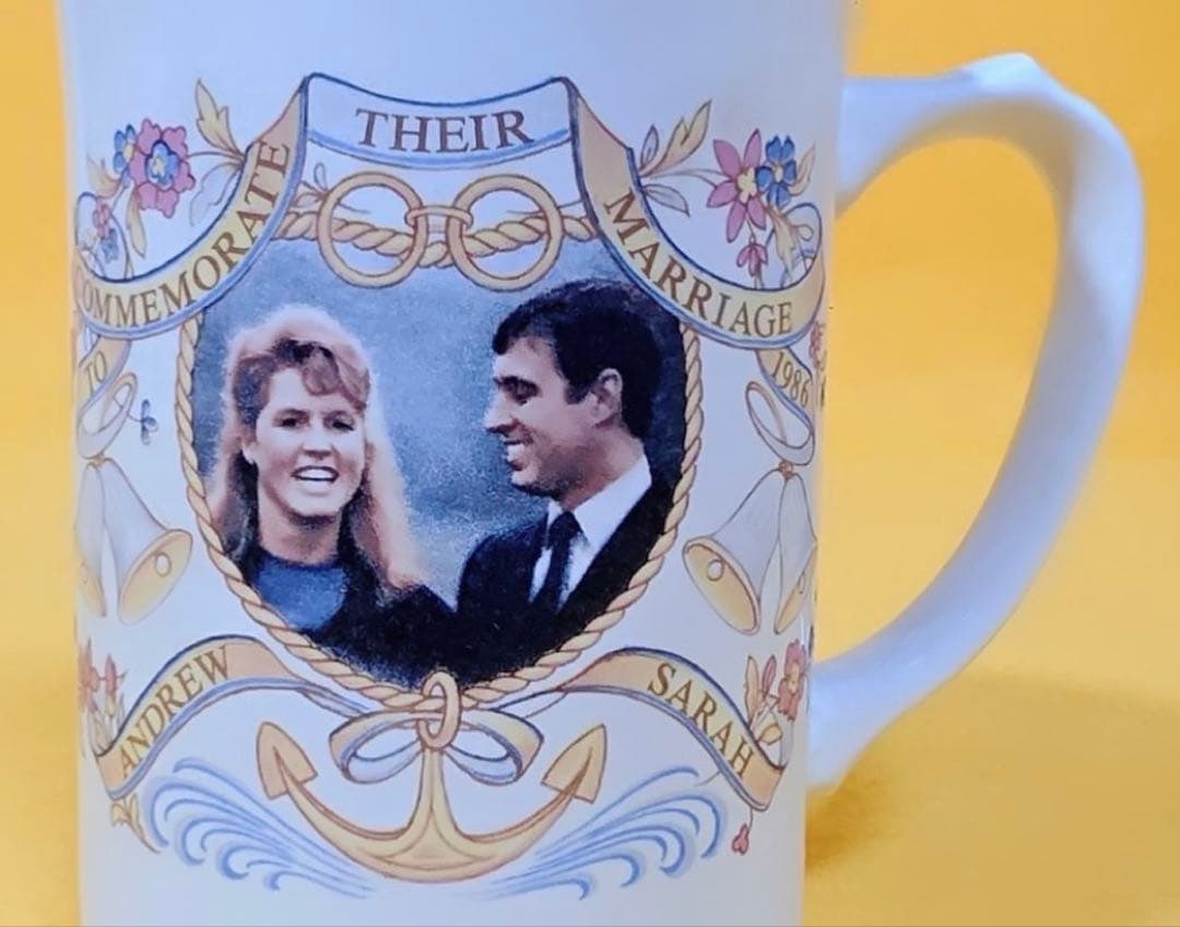1986年イギリス製アンドルー王子セーラ王女結婚記念マグカップヴィンテージ陶器
