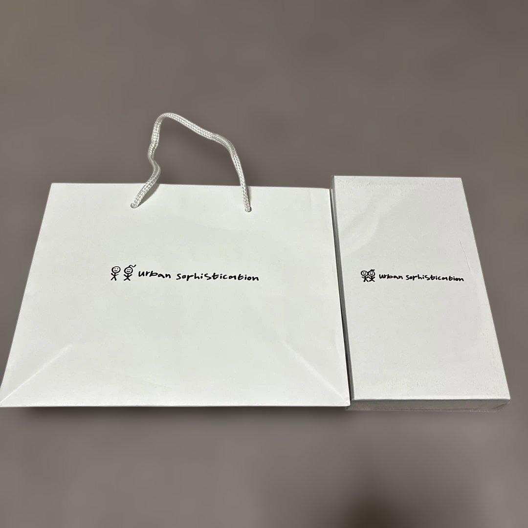 美品‼️ urban sophistication ダークチェリー　箱、ショッパー
