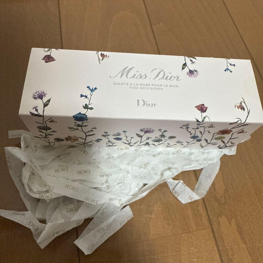 Dior Miss Dior 数量限定品のバスボム ギフトバッグ付き