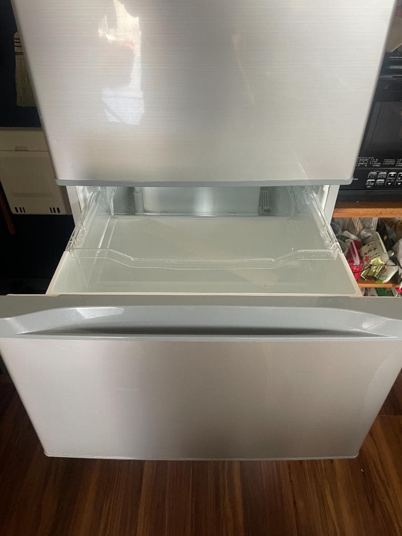 TOSHIBA シルバー 3ドア冷蔵庫　330L