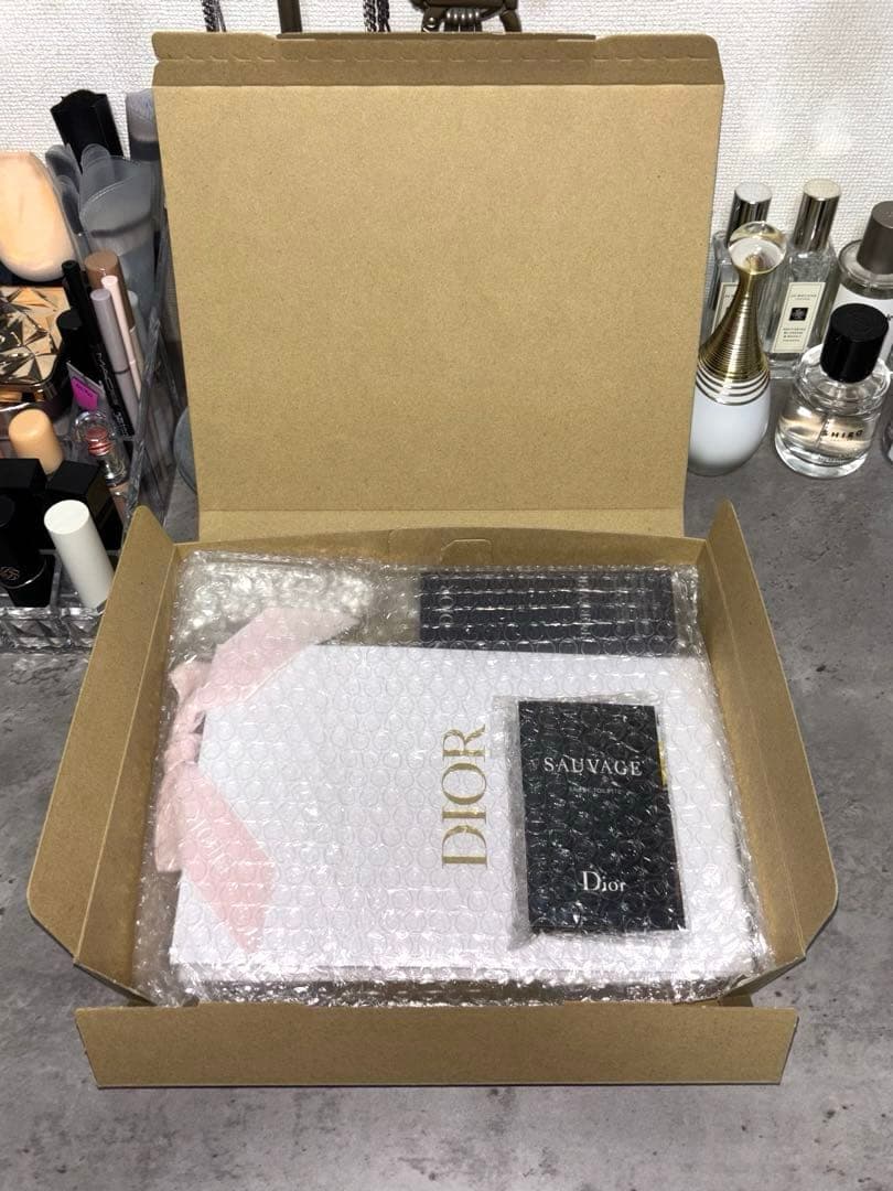 Dior ディオールスキン フォーエヴァー フルイド マット 1N