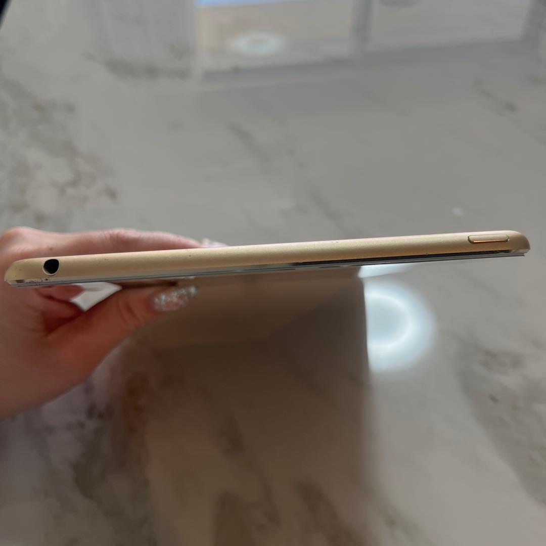 iPad本体 ホワイト ひび割れあり　128G