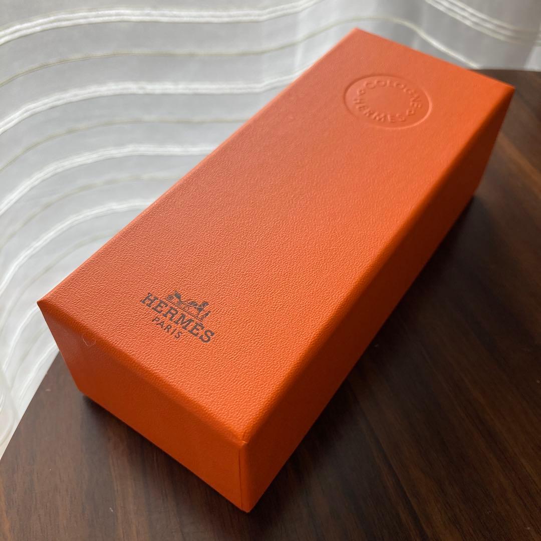 香水(女性用) HERMES Eau de rhubarbe ecarlate 100ml