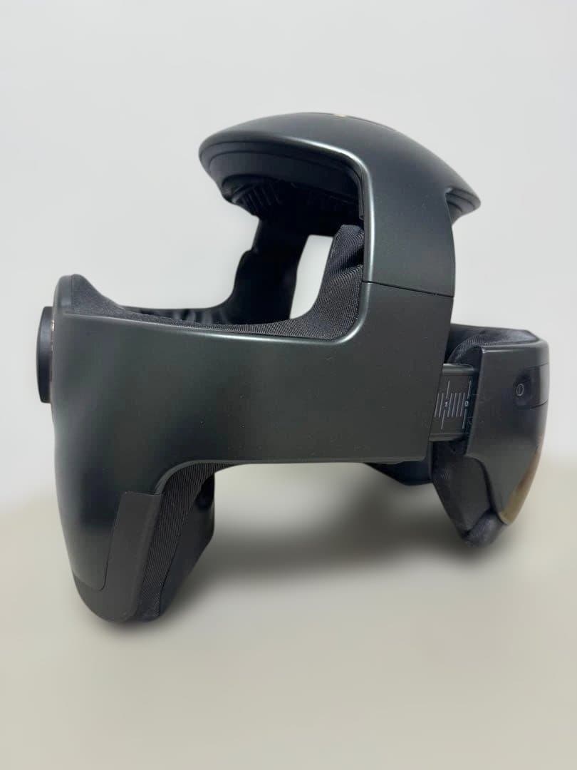 breo 目もとマッサージャー ヘルメット型