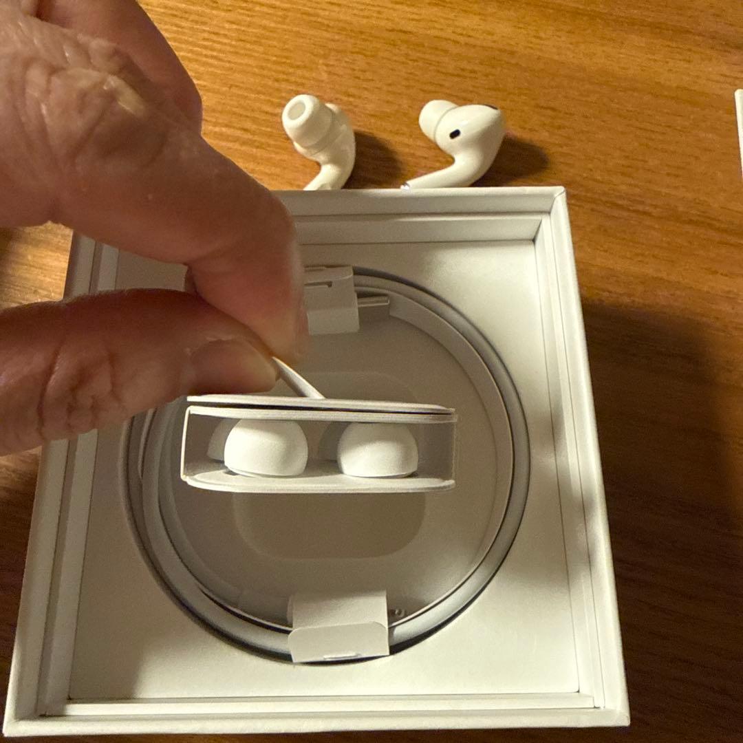 大値下げ‼️AirPods Pro 本体なし両耳イヤホンと付属品あり